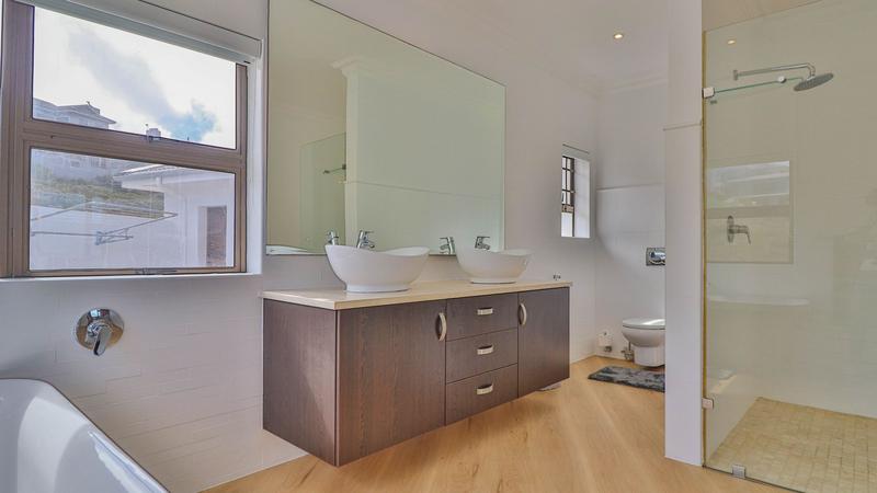 To Let 6 Bedroom Property for Rent in Pinnacle Point Golf Estate Western Cape